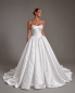 Preview: Prinzessinnen-Brautkleid mit spitzer Korsage und Schleifendetails