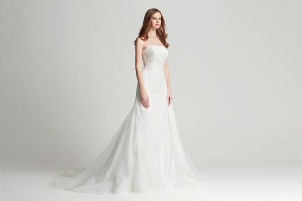 Perlenbesetztes Fit-and-Flare-Kleid mit gerade-Ausschnitt aus Organza Ivory