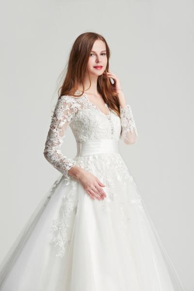 Langärmeliges Kleid in A-Linie aus Vintage-Spitze mit tiefem V-Ausschnitt Ivory