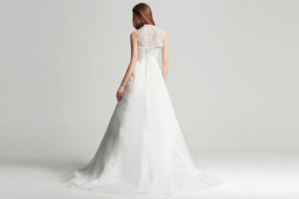 Trägerloses Kleid in A-Linie aus Satin/Organza incl. Bolero weiß/flieder