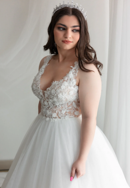 Emilia Young Brautkleid mit 3D Spitze E730I95