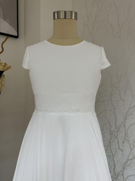 Langes Kommunionkleid mit kurzen Ärmeln T2304