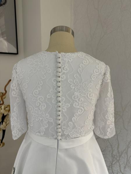 Langes Kommunionkleid mit kurzen Ärmeln T2303