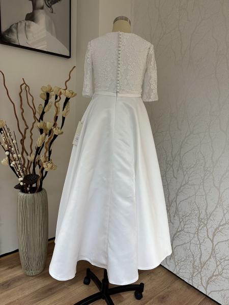 Langes Kommunionkleid mit kurzen Ärmeln T2303
