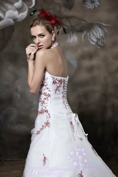 Glamour Organza A-Linie Kathedrale-Schleppe Brautkleid mit bordeaux od. schwarze Stickereien