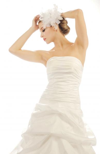 Brautkleid mit Korsage & weitem Rock Duchesse weiß I Ivory I Bordeaux I Schwarz I Grün