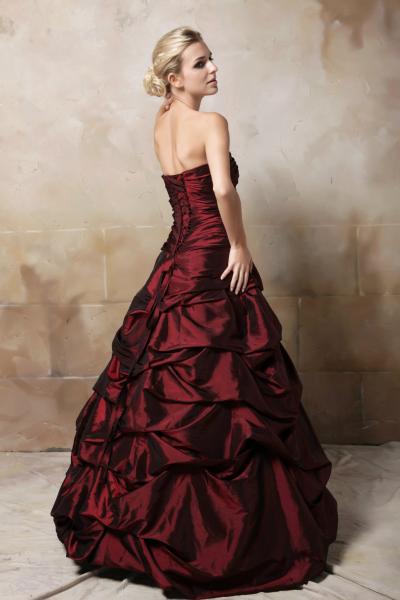 Brautkleid mit Korsage & weitem Rock Duchesse weiß I Ivory I Bordeaux I Schwarz I Grün