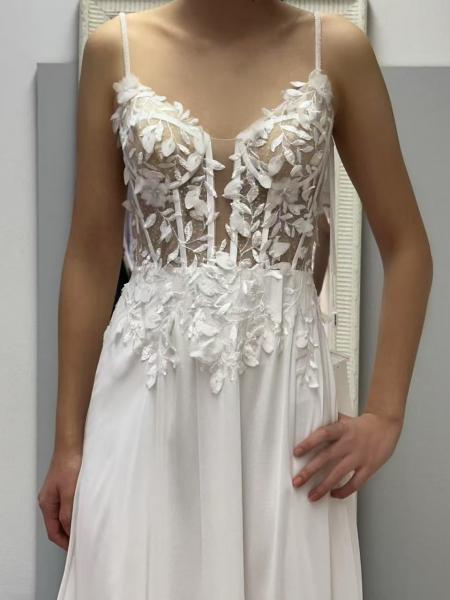Brautkleid mit einem romantischen und femininen Design Quartz(L881)