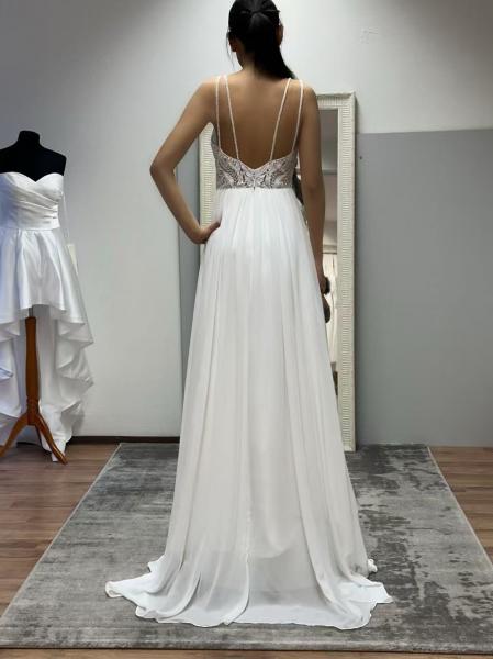 A-Linien-Brautkleid aus Chiffon mit perlenbesetztem Oberteil ivory