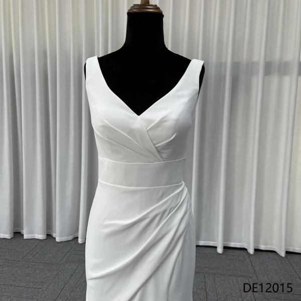 Ein atemberaubendes Fit-and-Flare-Brautkleid Flynn