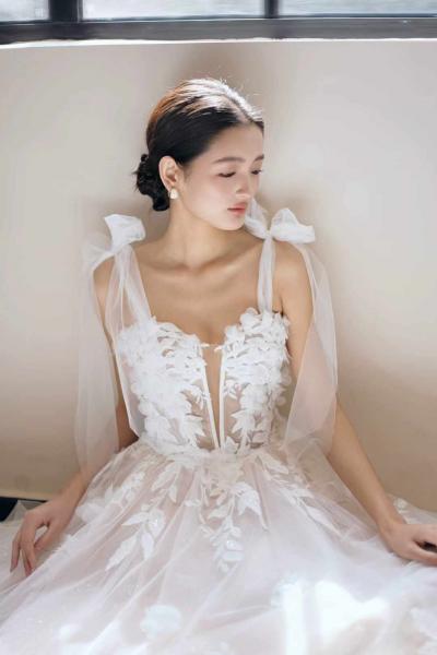 Brautkleid mit 3D Blätter Spitze 53009